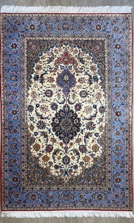 Isfahan Teppich 240 x 159 cm